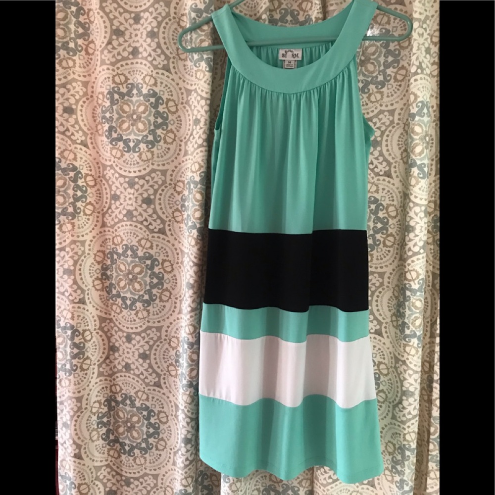 Adorable dress!